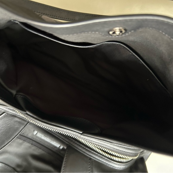 Coach Canvas and leather shoulder bag - Picture 9 of 10